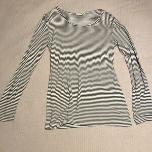 Zenana Outfitters size Medium stripped top